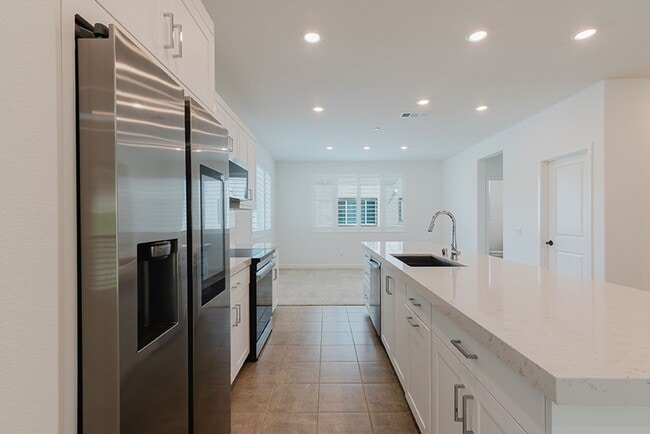 Building Photo - Charming 4 Bedroom 3.5 Bath in Carmel Mountain Ranch