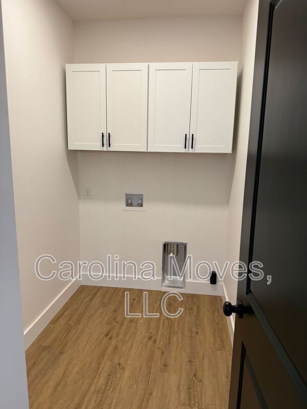 Building Photo - 7 2nd Ave