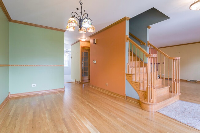 Building Photo - 1301 N Northwest Hwy