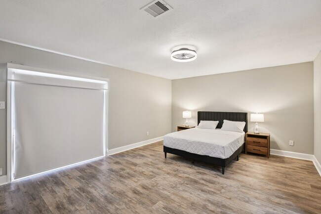 Building Photo - 15642 Pagehurst Dr