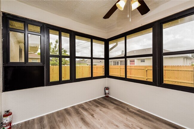 Building Photo - 8360 Coral Dr