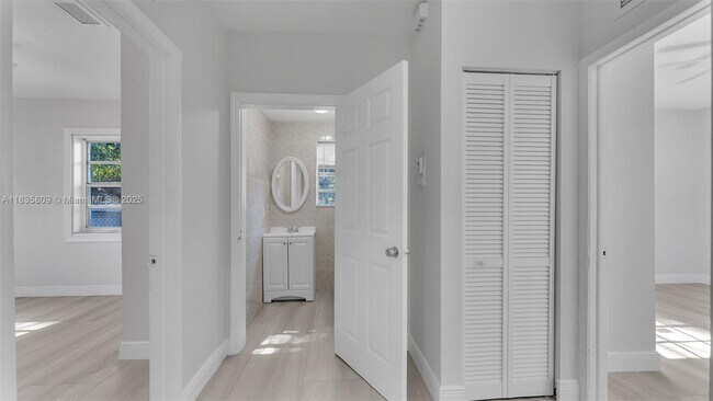 Building Photo - 4651 NW 23rd Ct