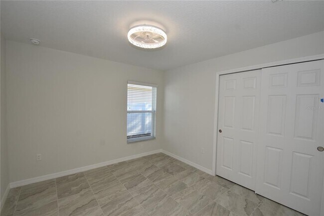 Building Photo - 11 Buttonwood Ln