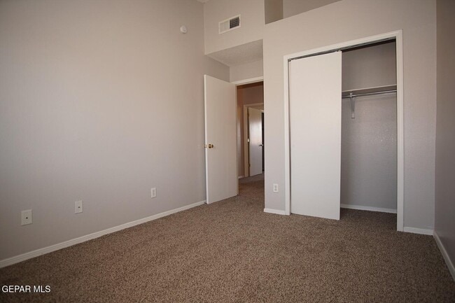 Building Photo - 11021 Sunshine Ct