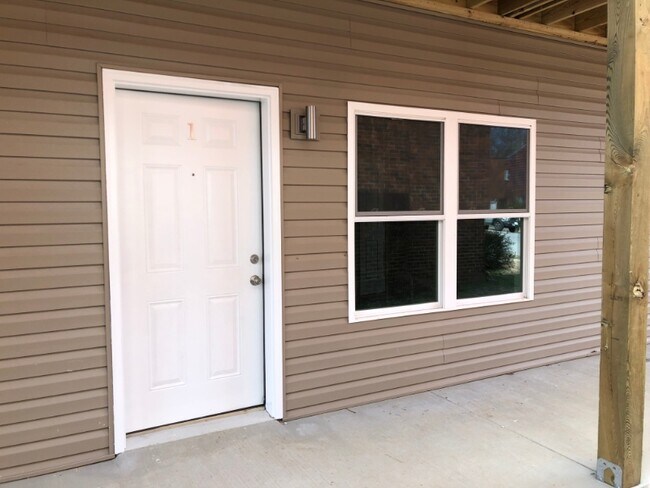 Building Photo - 1355 Charleston Ave