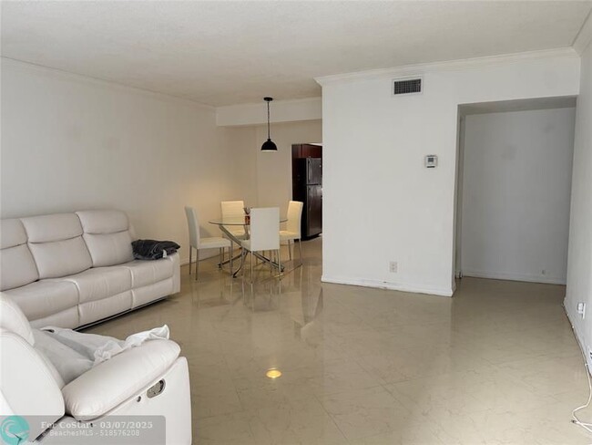Building Photo - 2600 S Ocean Dr