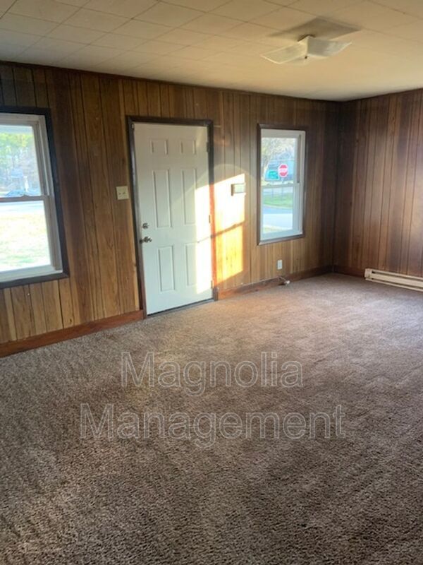 Building Photo - 203 Belmont Dr