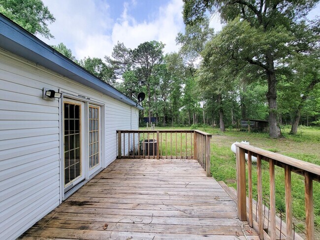 Building Photo - 20284 Forest Woods Ln