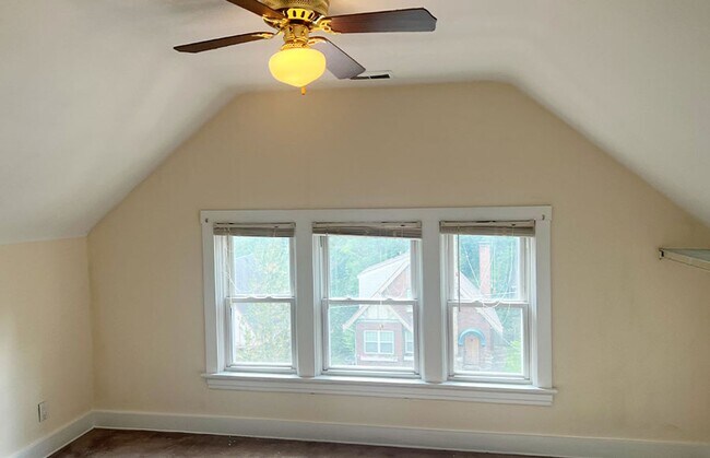 Building Photo - 3436 Lyleburn Pl