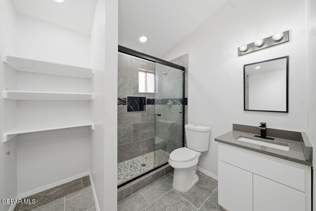 Building Photo - 821 Los Lagos Way