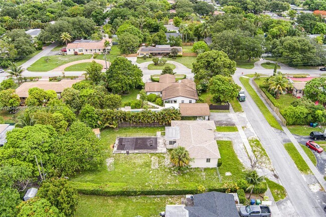 Building Photo - 13020 NW 1st Ave