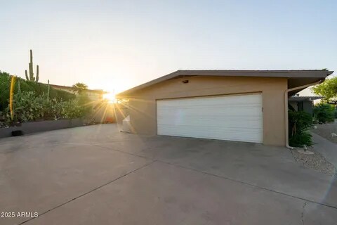 Building Photo - 13034 N 8th Ave