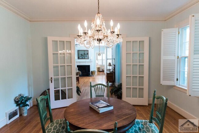 Building Photo - 285 Hampton Ct