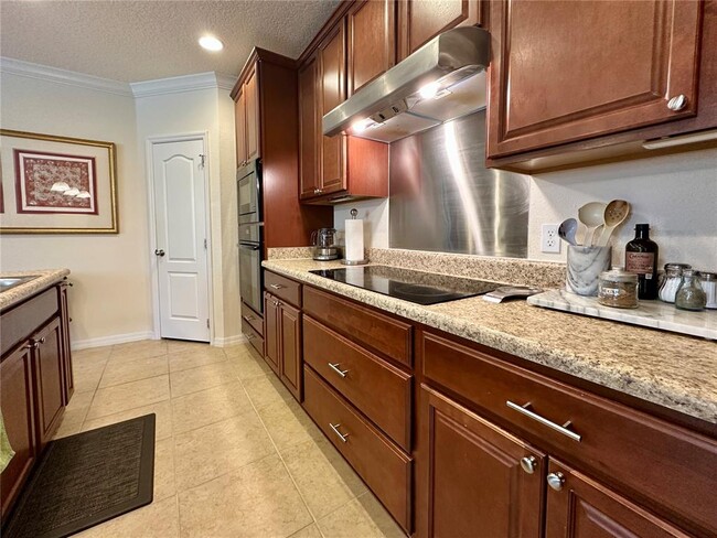 Building Photo - 2115 Waseca Ln