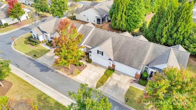 Building Photo - 28112 Song Sparrow Ln