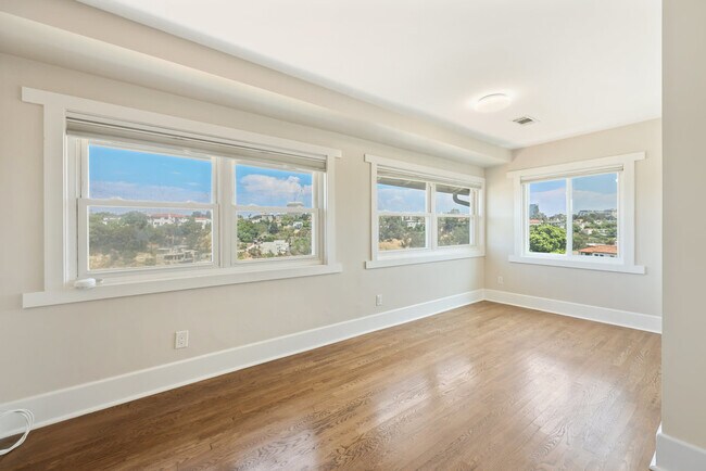 Building Photo - 3447 Goldfinch St