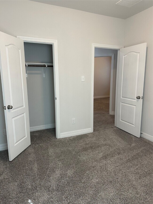 Building Photo - 5299 Cascade Ct