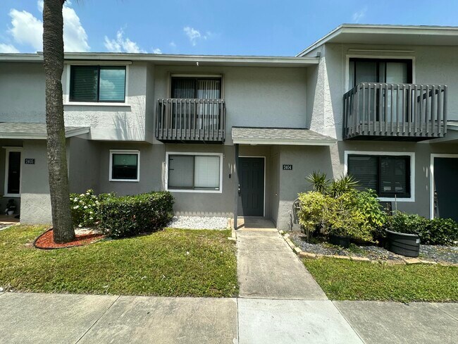 Building Photo - 2404 Seaside Dr