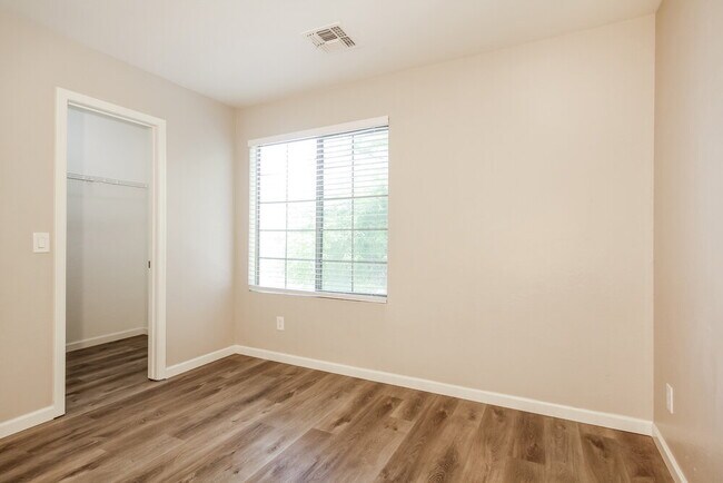 Building Photo - 8465 W Riley Rd