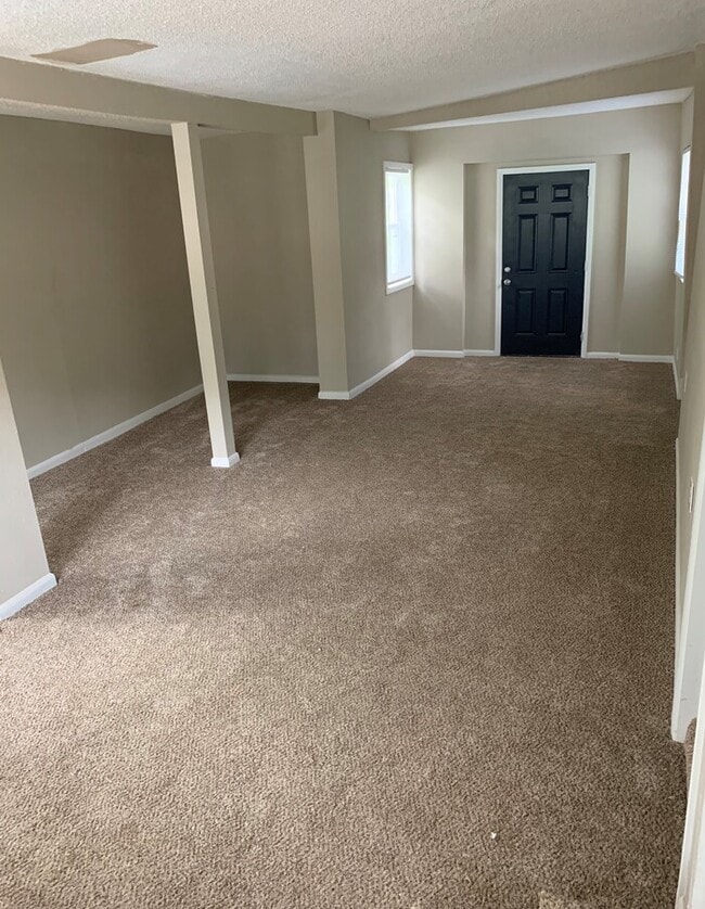 Building Photo - Beautifully Updated 3-Bedroom Home in Nort...