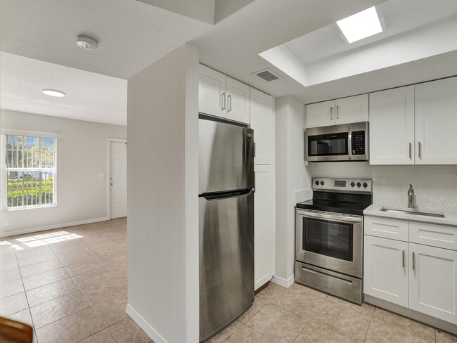 Building Photo - 8503 NW 35th Ct