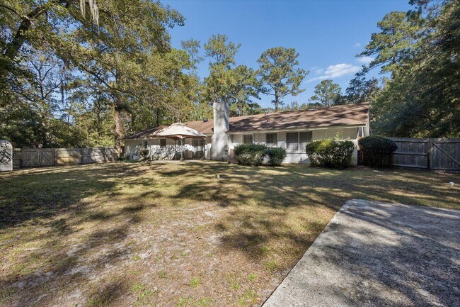 Building Photo - MOVE-IN READY! (Pet Friendly)