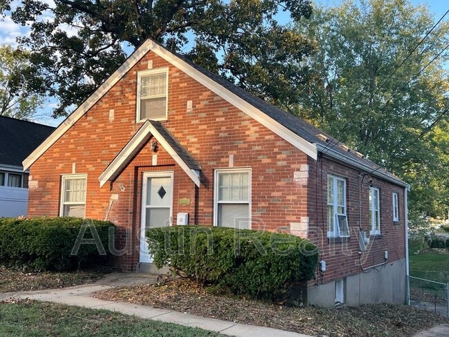 Building Photo - 2521 Cecelia Ave