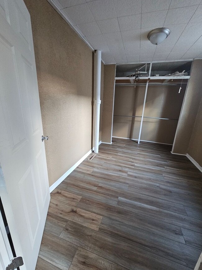 Building Photo - Completely Remodeled 4 bedroom