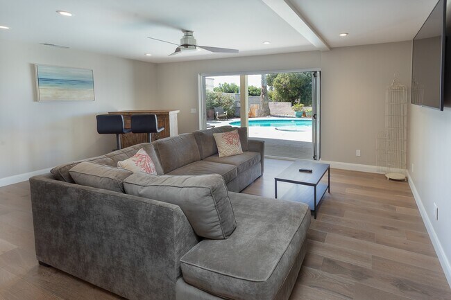 Building Photo - Furnished Oceanview Property