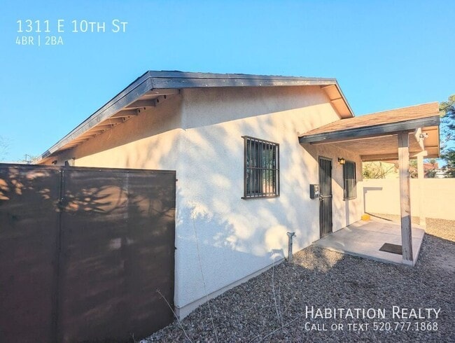 Building Photo - 1311 E 10th St