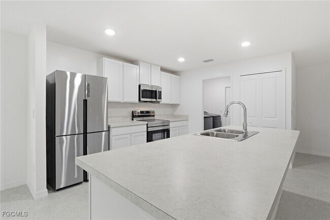 Building Photo - 3418 20th St SW