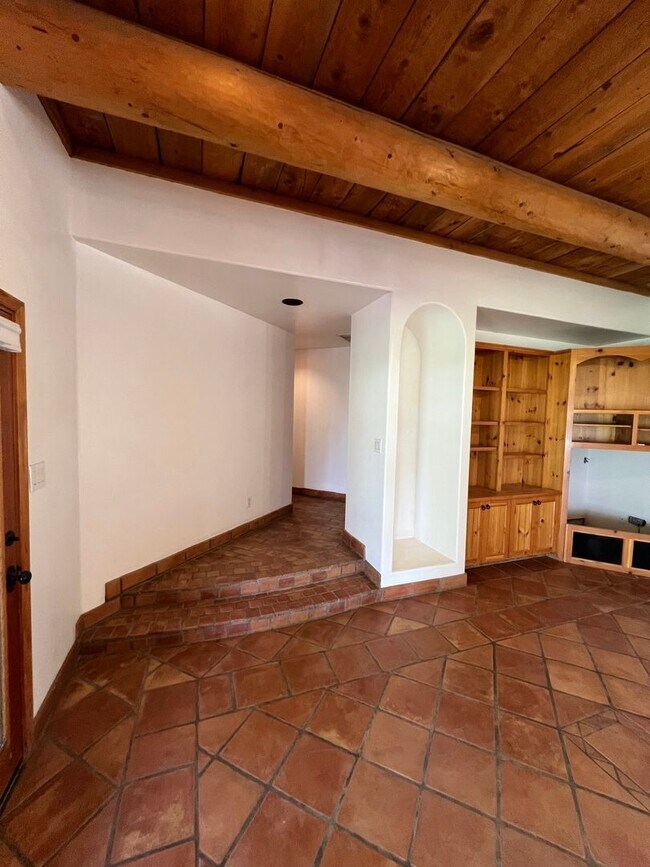 Building Photo - UNIQUE HOME ON ACREAGE!