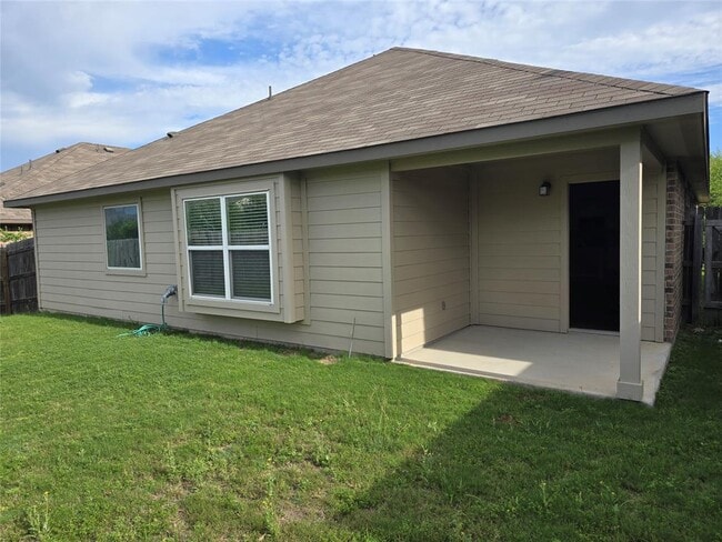 Building Photo - 5621 Sacco St