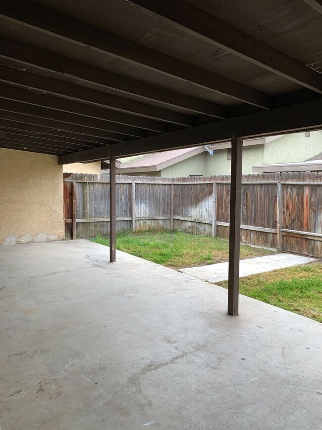 Building Photo - 4401 Parkwood Ct