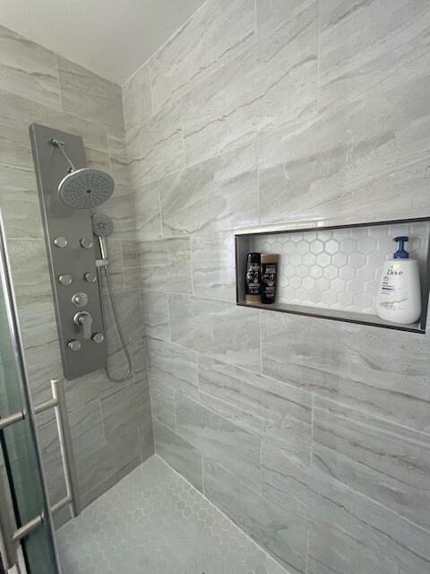 Building Photo - Fully Renovated 5 Beds Home in South Park ...