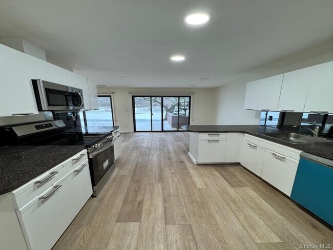 Building Photo - 80 Northgate Cir