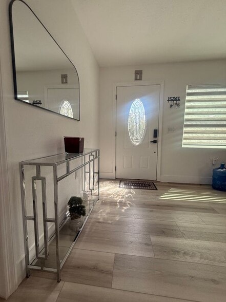 Building Photo - 820 N Trebol St