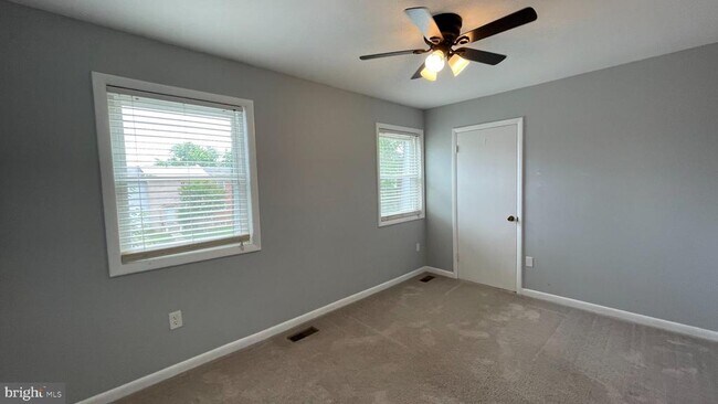 Building Photo - 14646 Ponderosa Ct
