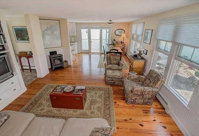 Building Photo - "Charming 2-Bed, 2-Bath Haven in Yarmouth – Spacious 1,380 Sq Ft Gem!"