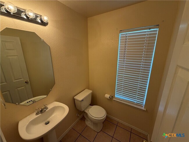 Building Photo - 212 Lottie Ln