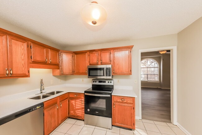 Building Photo - 7445 Hunters Ridge Dr