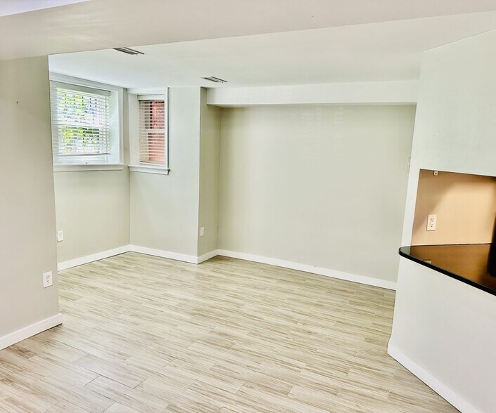 Building Photo - 2006 15th St NW