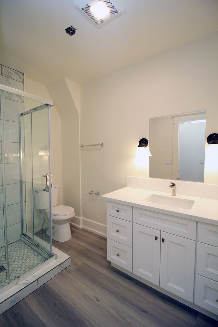 Building Photo - 2314 SW Vista Ave