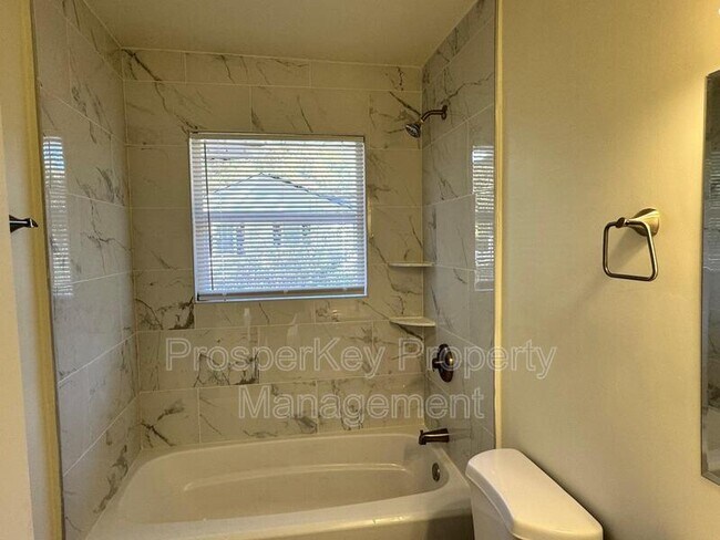 Building Photo - 4249 Lamore St