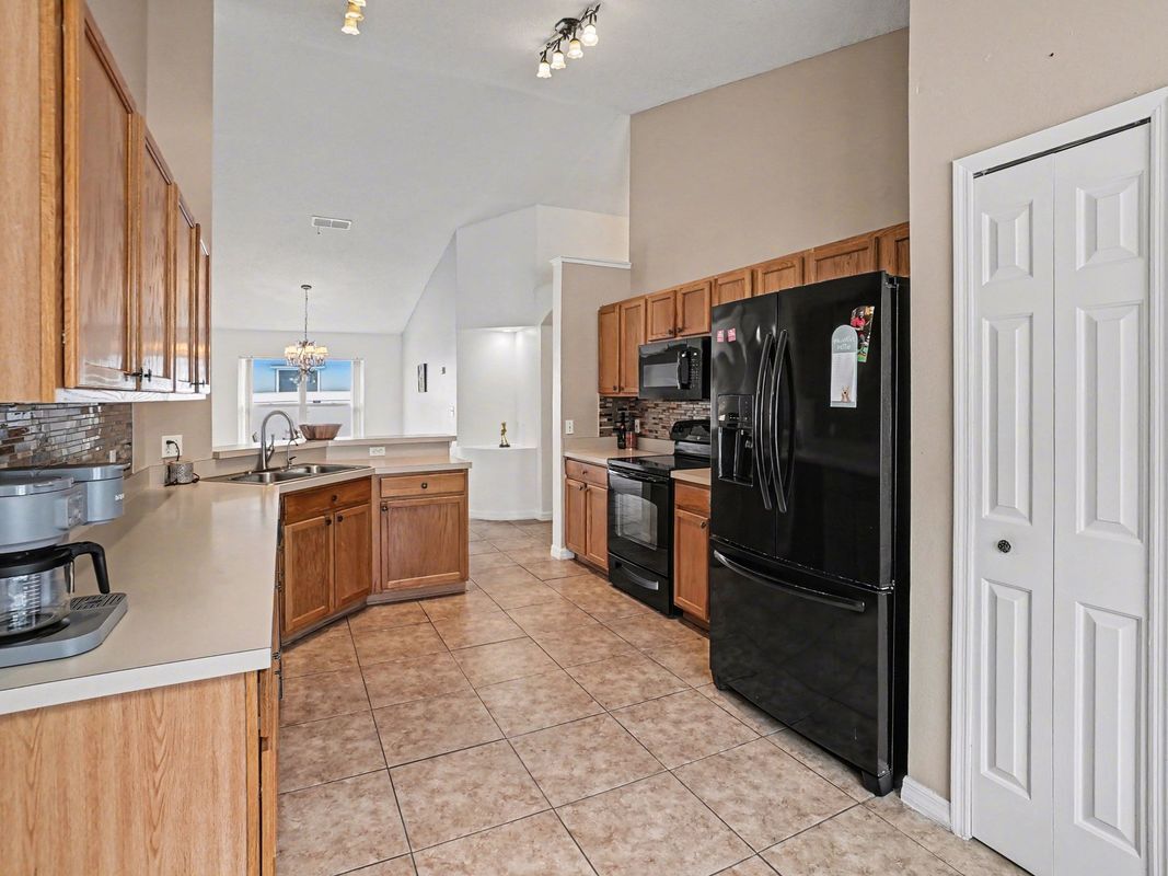 Building Photo - 2415 Black Powder Ln