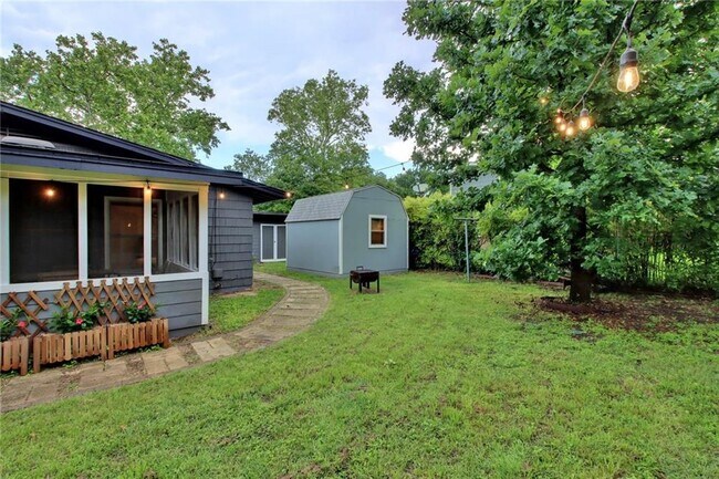 Building Photo - 7807 Lazy Ln