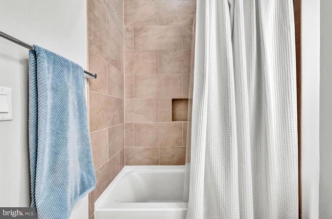 Building Photo - 6803 Cameron Dr NW