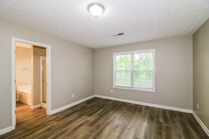 Building Photo - 216 Rivergate Ct