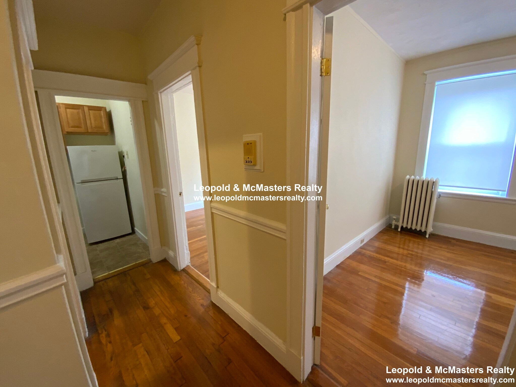 Building Photo - 33 Woodstock Ave