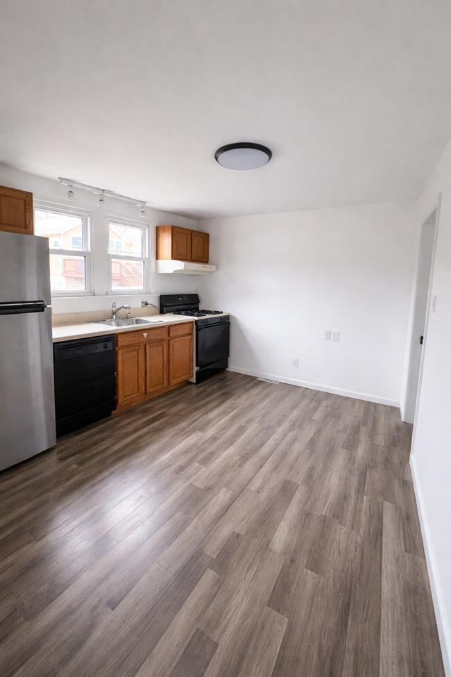 Building Photo - 56 Shady Ln